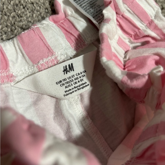 H&M - white and pink girls shorts - Picture 2 of 2